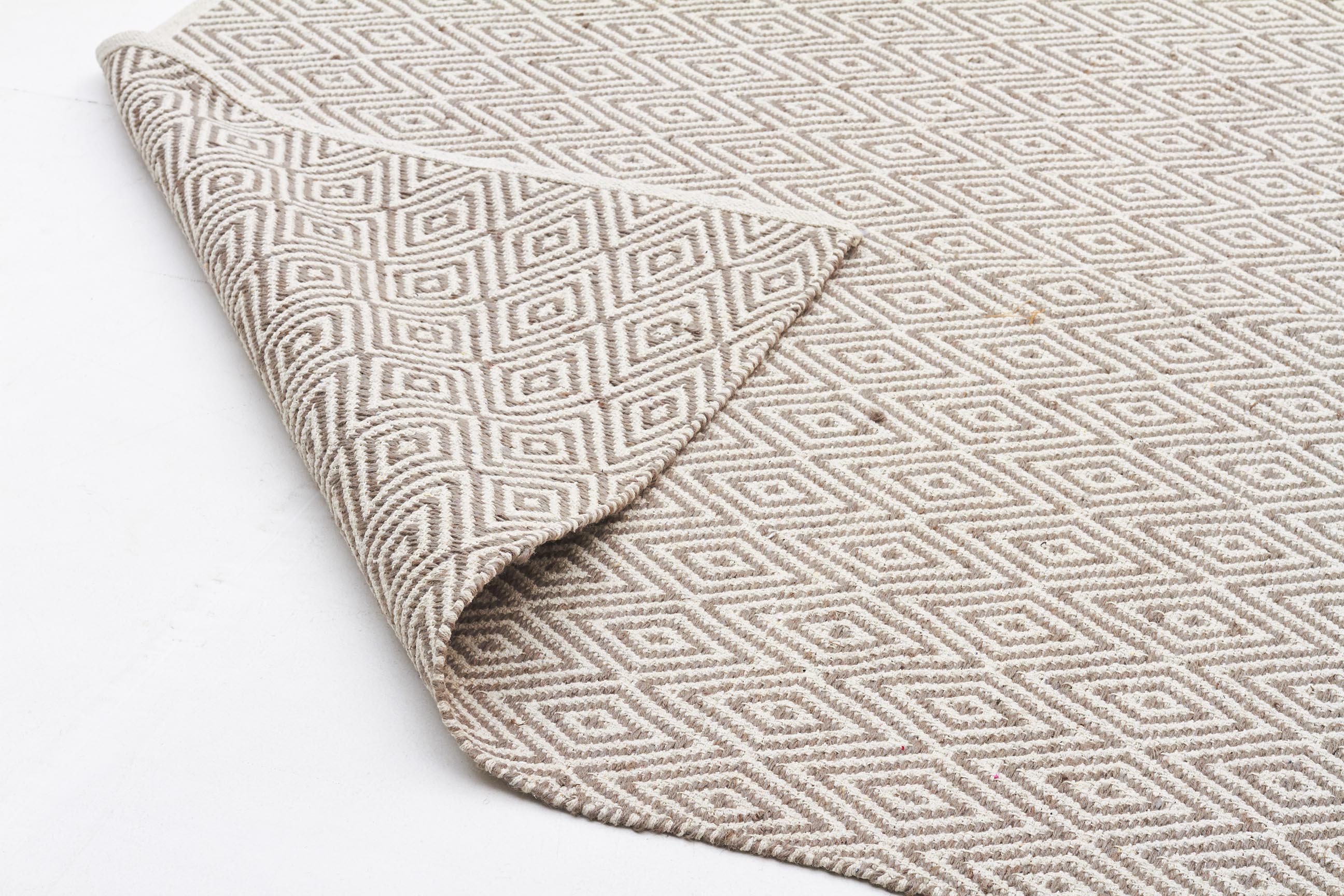 Skylar Rug Diamond Grey - Image 2